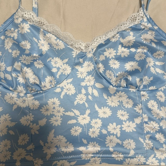 3/$10 NWOT Crop top small - Picture 2 of 3